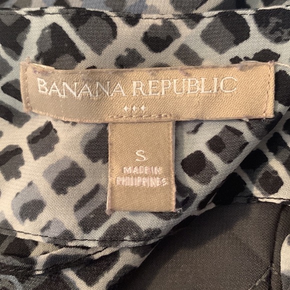 Banana Republic Factory Snakeskin V Neck Sleeveless Top - Picture 11 of 12